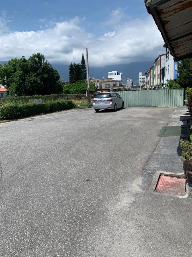 Charming Motel Hualien City Exterior photo