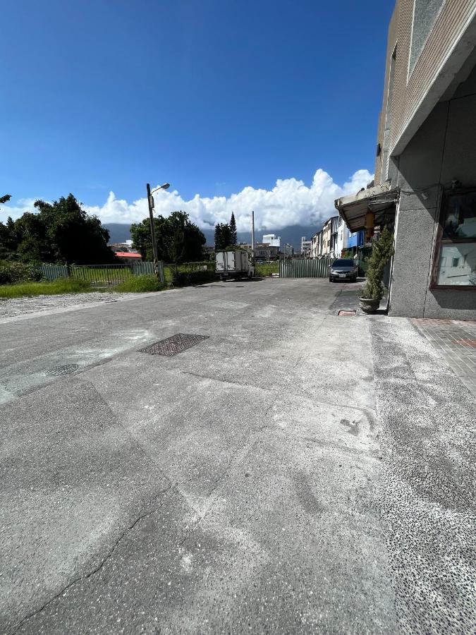 Charming Motel Hualien City Exterior photo